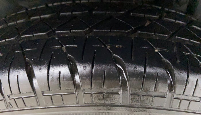 2014 Maruti Swift Dzire VXI 1.2 BS IV, Petrol, Manual, 40,981 km, Left Rear Tyre Tread