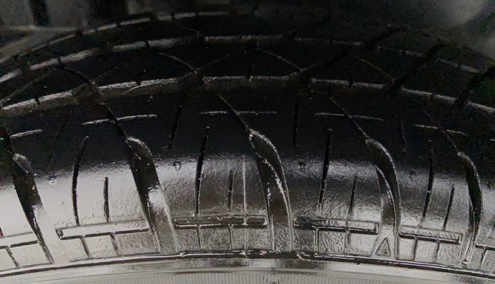 2014 Maruti Swift Dzire VXI 1.2 BS IV, Petrol, Manual, 40,981 km, Right Rear Tyre Tread