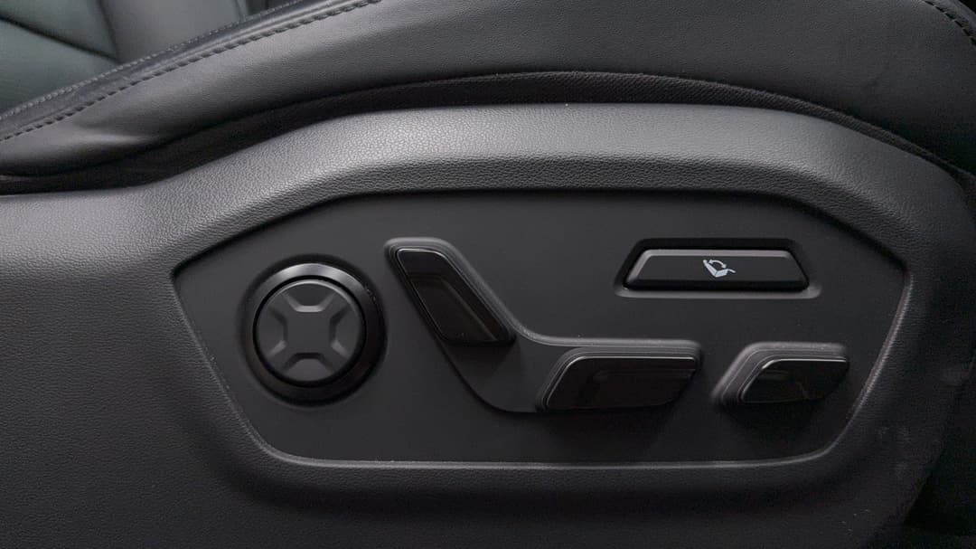 2025 Hyundai Santa Fe Calligraphy Hev (7 Seat) (blk), Automatic, 12270 km, Drivers Side Adjustment Panel