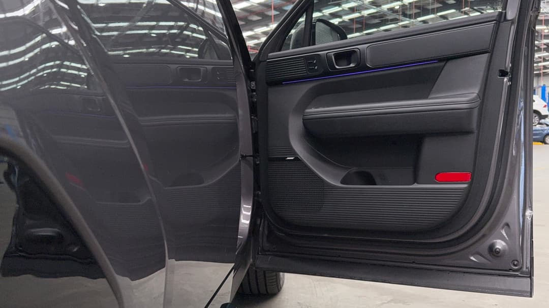 2025 Hyundai Santa Fe Calligraphy Hev (7 Seat) (blk), Automatic, 12270 km, Speaker View