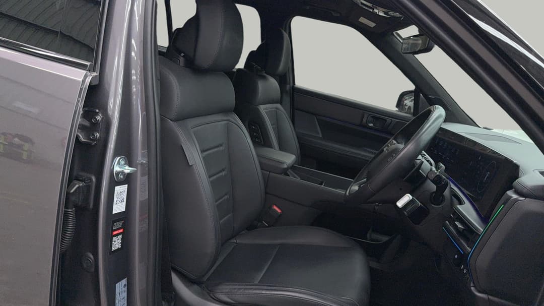 2025 Hyundai Santa Fe Calligraphy Hev (7 Seat) (blk), Automatic, 12270 km, Right Side Front Door Cabin View