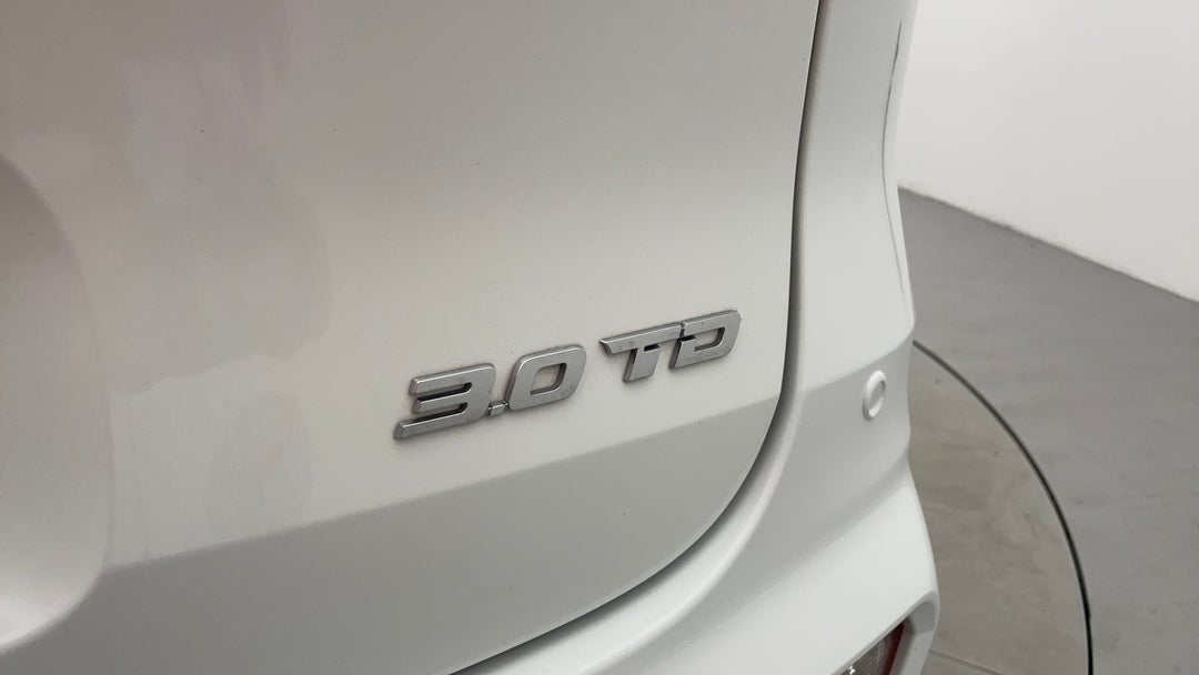 Badge (Boot Right Side)