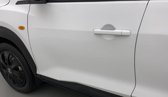 2021 Nissan MAGNITE XE, Petrol, Manual, 67,103 km, Front passenger door - Minor scratches