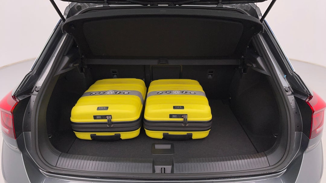 2022 Volkswagen T-roc 140tsi R-line (restricted Ftr), Automatic, 30130 km, Boot Inside View with Luggage