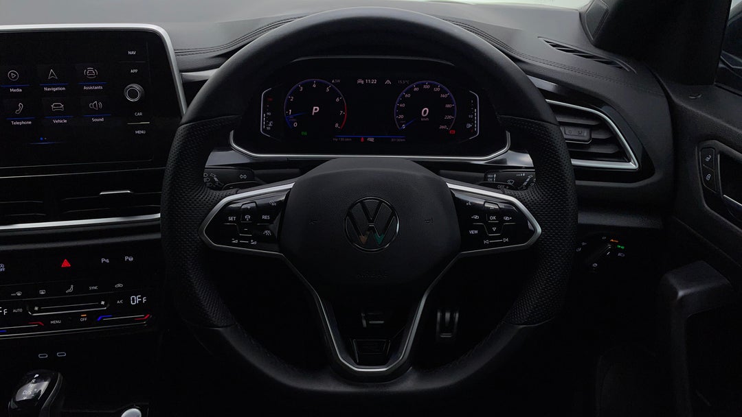 2022 Volkswagen T-roc 140tsi R-line (restricted Ftr), Automatic, 30130 km, Steering Wheel Close-up