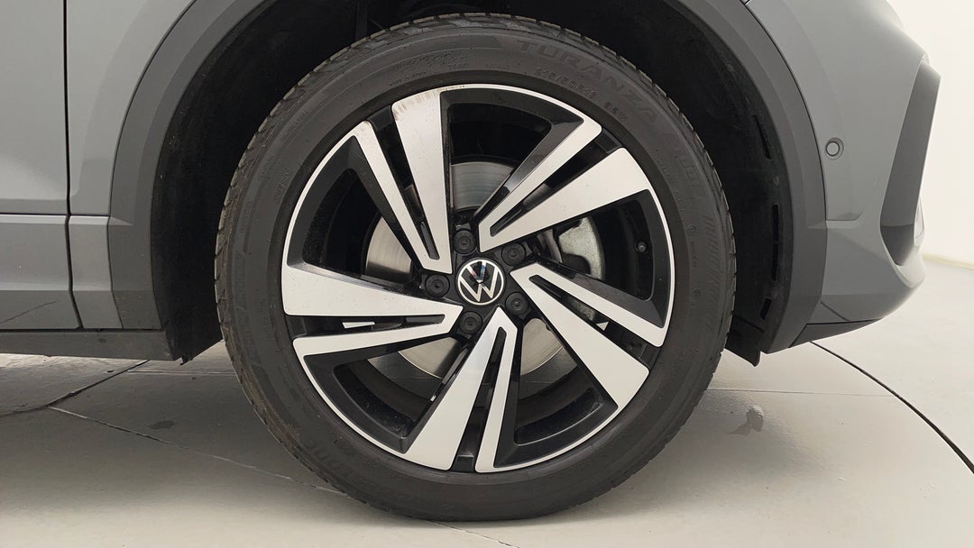 2022 Volkswagen T-roc 140tsi R-line (restricted Ftr), Automatic, 30130 km, Right Front Wheel