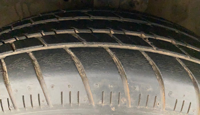 2019 Maruti Celerio VXI (O), Petrol, Manual, 28,904 km, Left Front Tyre Tread