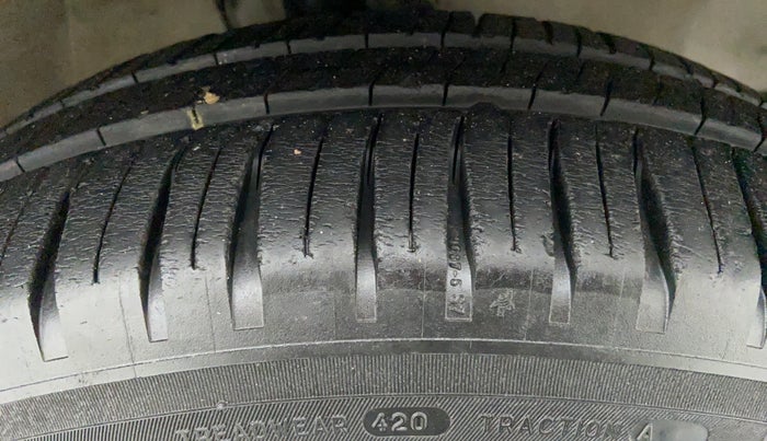 2011 Maruti Swift Dzire VXI 1.2 BS IV, Petrol, Manual, 57,948 km, Right Front Tyre Tread