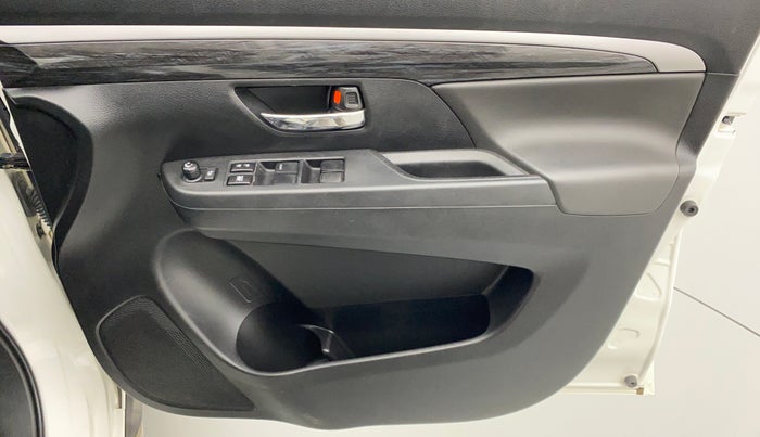 2020 Maruti XL6 ZETA AT SHVS, Petrol, Automatic, 17,863 km, Driver Side Door Panels Control