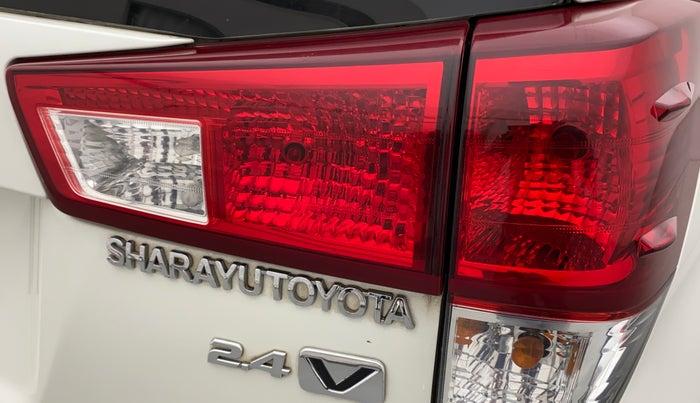 2018 Toyota Innova Crysta 2.4 VX 8 STR, Diesel, Manual, 73,793 km, Right tail light - Reverse gear light not functional