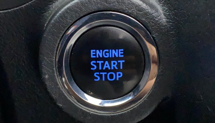 2018 Toyota Innova Crysta 2.4 VX 8 STR, Diesel, Manual, 73,793 km, Keyless Start/ Stop Button