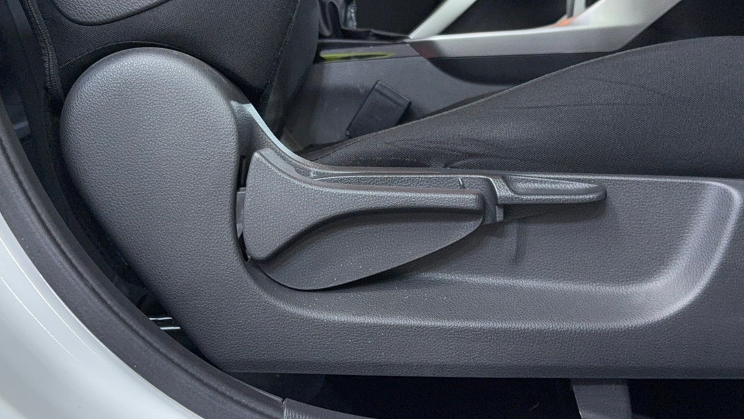 2023 Mitsubishi Eclipse Cross Es (2wd), Automatic, 52895 km, Drivers Side Adjustment Panel