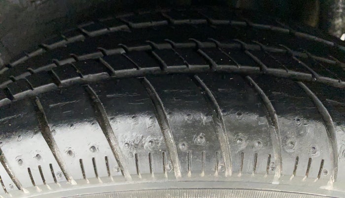 2015 Maruti Celerio ZXI AMT, Petrol, Automatic, 7,821 km, Left Rear Tyre Tread