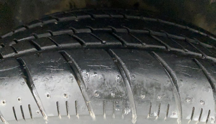 2015 Maruti Celerio ZXI AMT, Petrol, Automatic, 7,821 km, Right Front Tyre Tread