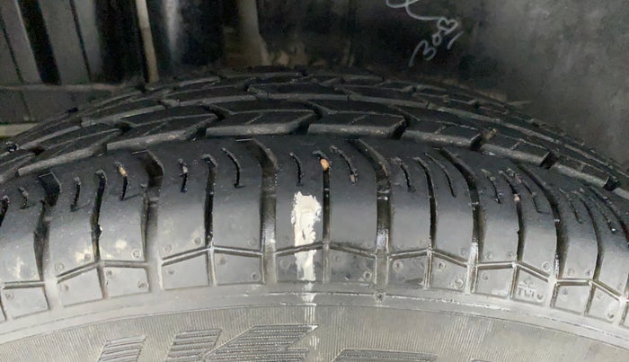 2012 Maruti Swift VXI D, Petrol, Manual, 14,622 km, Right Rear Tyre Tread