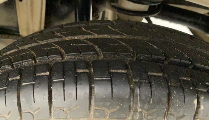 2016 Maruti Alto 800 LXI, Petrol, Manual, 89,853 km, Left Rear Tyre Tread