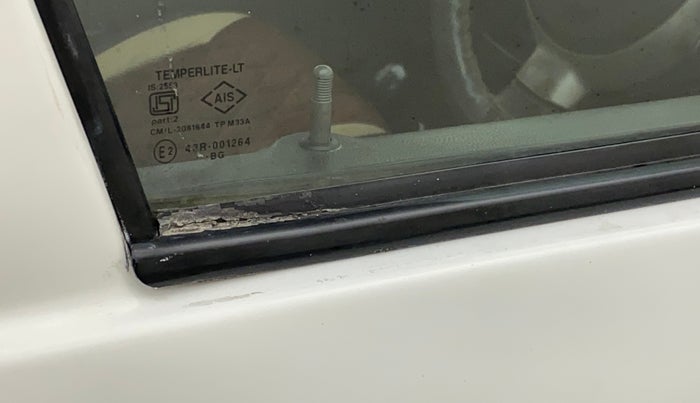 2016 Maruti Alto 800 LXI, Petrol, Manual, 89,853 km, Driver-side door - Weather strip has minor damage