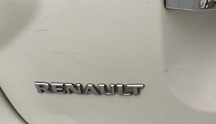 2015 Renault Duster 85 PS RXL DIESEL, Diesel, Manual, 87,360 km, Dicky (Boot door) - Minor scratches