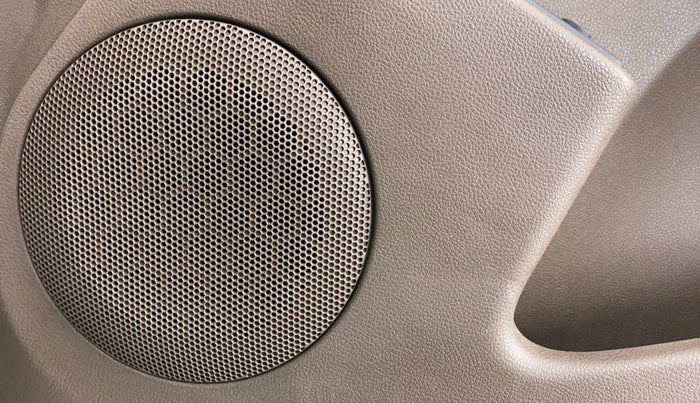 2016 Renault Duster RXL PETROL 104, Petrol, Manual, Speaker