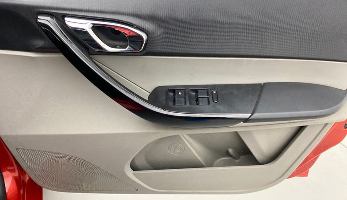 2017 Tata Tiago XZ PETROL, Petrol, Manual, 31,650 km, Driver Side Door Panels Control