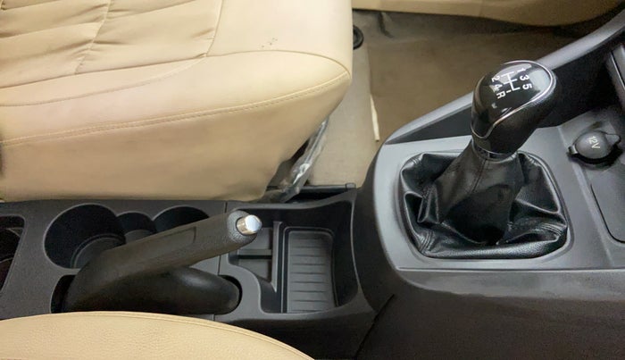 2017 Ford Figo Aspire 1.2 TITANIUM PETROL, Petrol, Manual, 17,536 km, Gear Lever