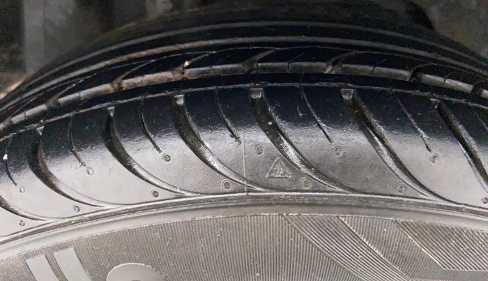 2017 Ford Figo Aspire 1.2 TITANIUM PETROL, Petrol, Manual, 17,536 km, Right Rear Tyre Tread