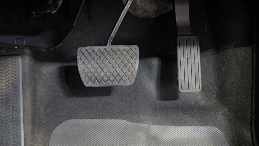 2023 Honda HR-V E:hev L, Automatic, 31131 km, Pedals and Footmat