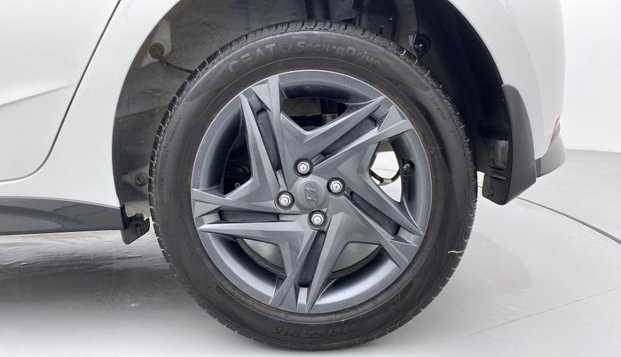 2021 Hyundai NEW I20 SPORTZ 1.2 MT, Petrol, Manual, 1,582 km, Left Rear Wheel