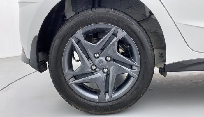 2021 Hyundai NEW I20 SPORTZ 1.2 MT, Petrol, Manual, 1,582 km, Right Rear Wheel