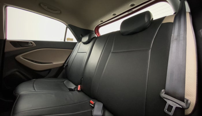 2016 Hyundai Elite i20 ASTA 1.2 (O), Petrol, Manual, 26,425 km, Right Side Rear Door Cabin