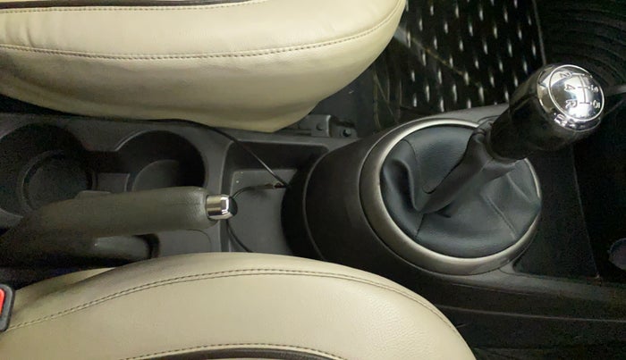 2013 Hyundai i20 SPORTZ 1.2, Petrol, Manual, 90,372 km, Gear Lever