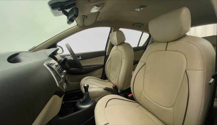 2013 Hyundai i20 SPORTZ 1.2, Petrol, Manual, 90,434 km, Right Side Front Door Cabin