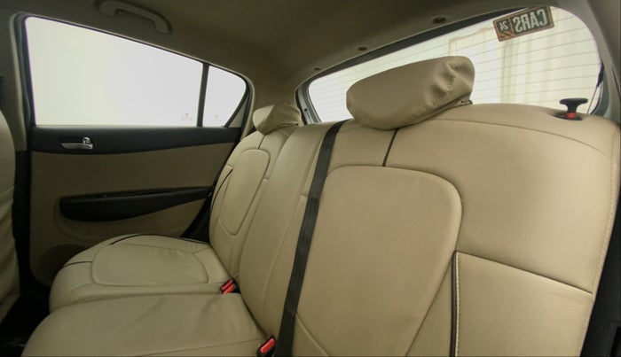 2013 Hyundai i20 SPORTZ 1.2, Petrol, Manual, 90,372 km, Right Side Rear Door Cabin