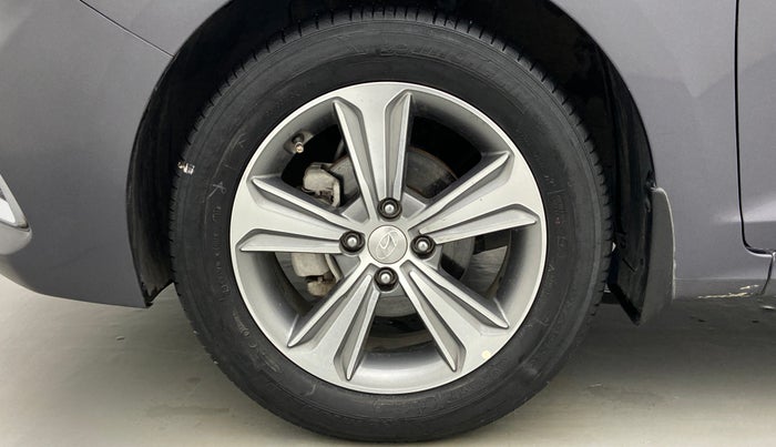 2017 Hyundai Verna 1.6 CRDI SX + AT, Diesel, Automatic, 44,626 km, Left Front Wheel
