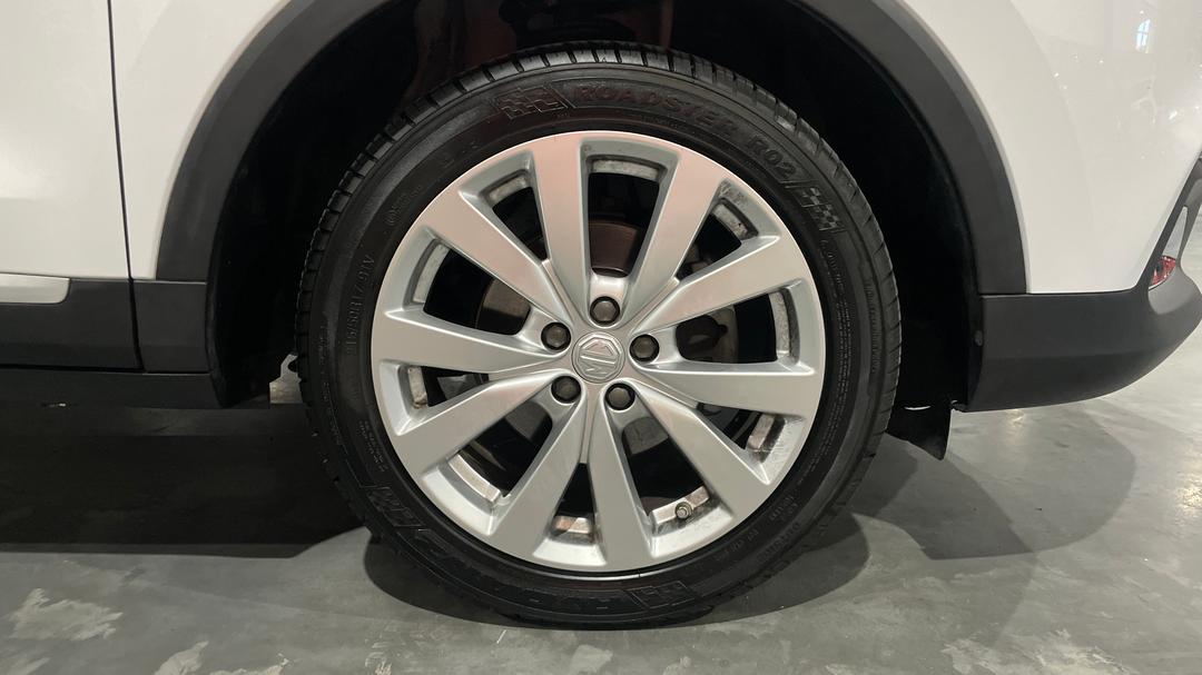 2022 MG ZS Excite, Automatic, 30817 km, Right Front Wheel