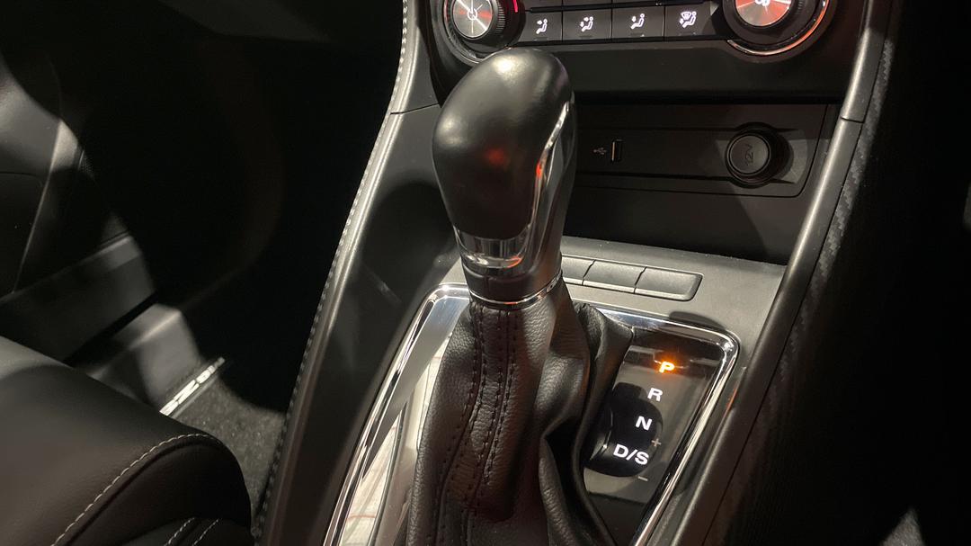 2022 MG ZS Excite, Automatic, 30817 km, Gear Lever 