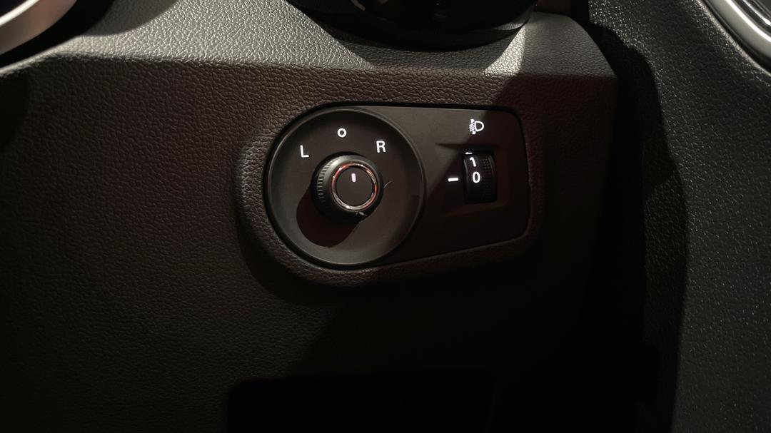 2022 MG ZS Excite, Automatic, 30817 km, Utility Switches/Buttons