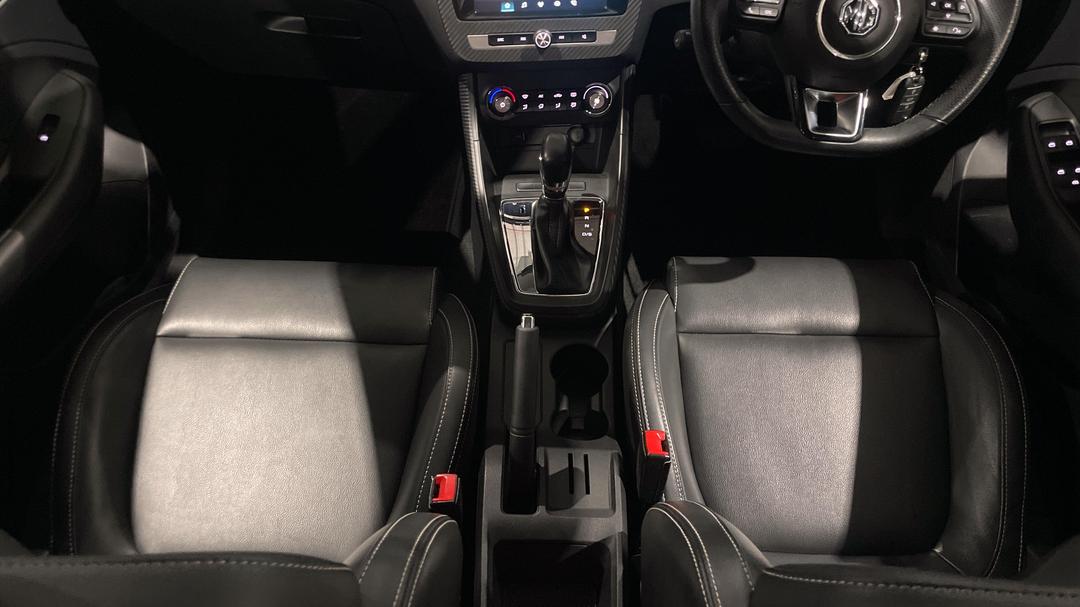 2022 MG ZS Excite, Automatic, 30817 km, Center Console