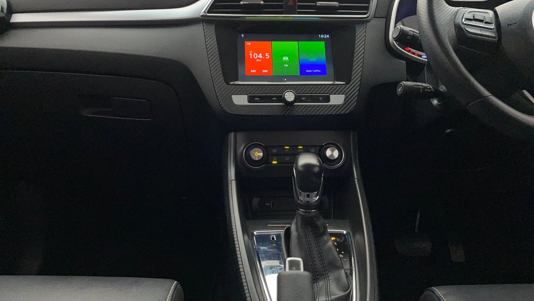 2019 MG ZS Excite, Automatic, 75719 km, Center Console