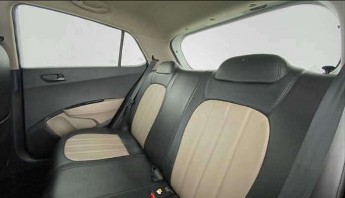 2016 Hyundai Grand i10 MAGNA 1.2 KAPPA VTVT, Petrol, Manual, 1 km, Right Side Rear Door Cabin
