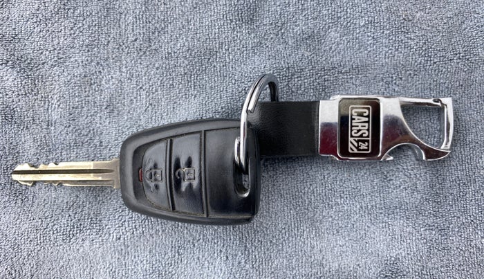 2016 Hyundai Grand i10 MAGNA 1.2 KAPPA VTVT, Petrol, Manual, 1 km, Key Close Up