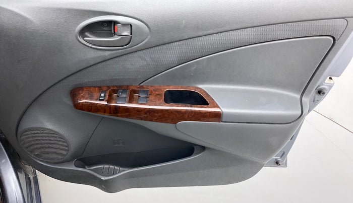 2013 Toyota Etios G, Petrol, Manual, 82,484 km, Driver Side Door Panels Control
