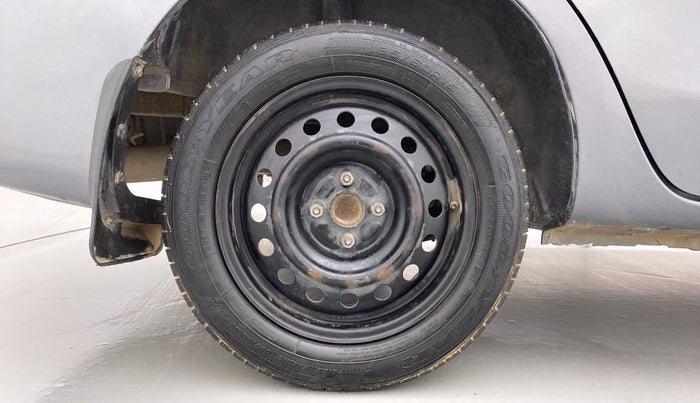 2013 Toyota Etios G, Petrol, Manual, 82,484 km, Right Rear Wheel