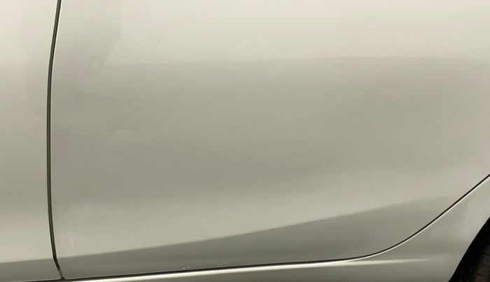 2015 Maruti Ciaz VXI+, Petrol, Manual, 81,065 km, Rear left door - Slightly dented