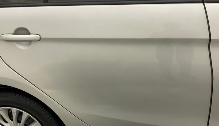 2015 Maruti Ciaz VXI+, Petrol, Manual, 81,065 km, Right rear door - Paint has faded