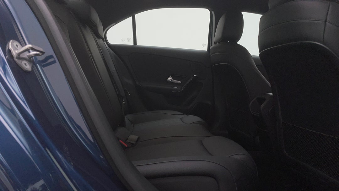 2019 Mercedes-benz A180 A180, Automatic, 34405 km, Right Side Rear Door Cabin View