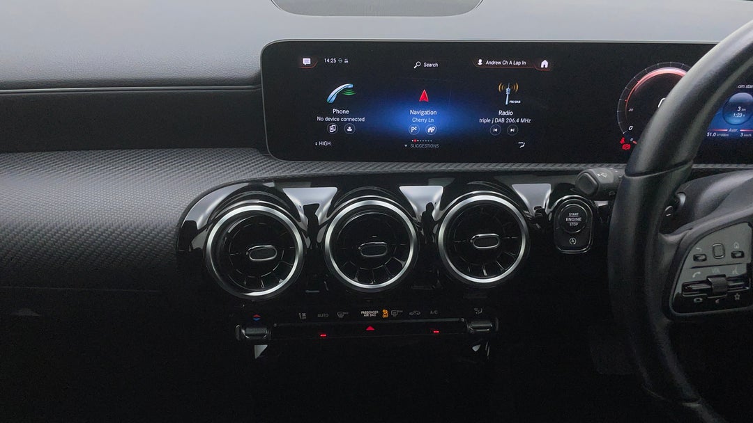 2019 Mercedes-benz A180 A180, Automatic, 34405 km, Center Console