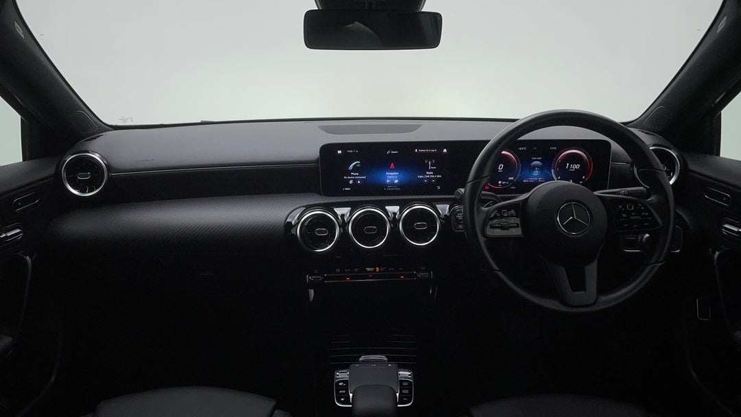 2019 Mercedes-benz A180 A180, Automatic, 34405 km, Dashboard View