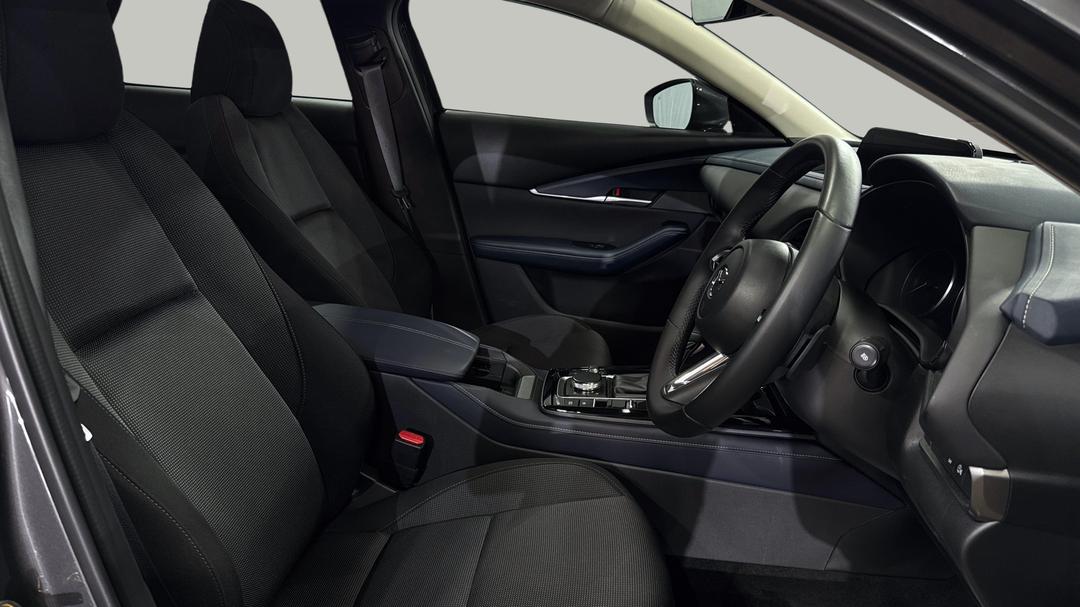 2024 Mazda CX-30 G20 Evolve (FWD), Automatic, 7580 km, Right Side Front Door Cabin View