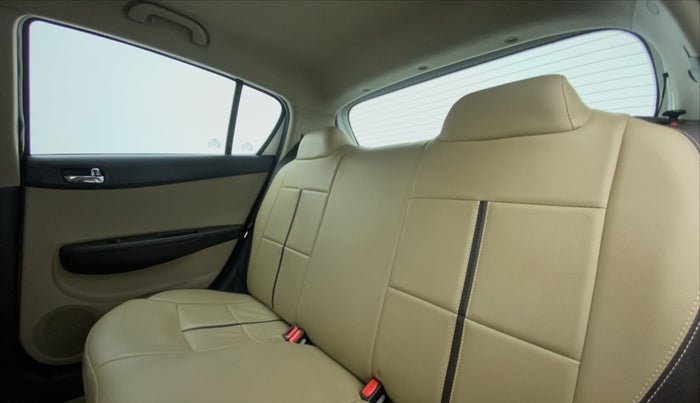 2012 Hyundai i20 MAGNA O 1.2, Petrol, Manual, 58,954 km, Right Side Rear Door Cabin